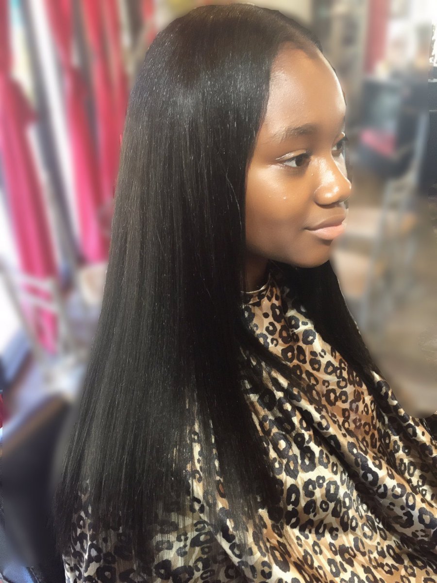 #flatsewins only!! ❤️ This beauty is 100% Natural! Book today! Appointments available 407-394-8355 #orlandohairstylist #orlandohair