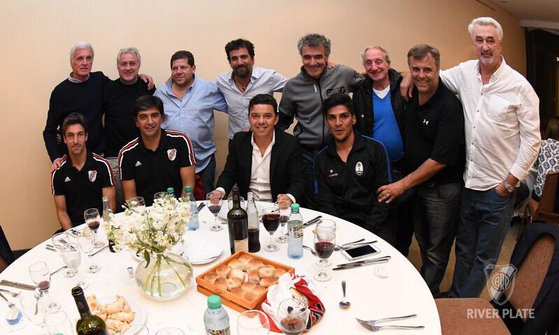 Luego del partido, los dirigentes de @CARPoficial  invitaron a la delegación de #Atlas a compartir la cena. Gran gesto millonario! GRACIAS!