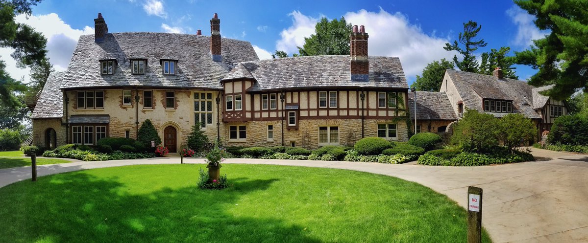 stardustfallout's tweet photo. The #plummerhouse and #mayowoodmansion the founders of the amazing @MayoClinic in @RochesterMNLife Photo credit #edisongraff https://t.co/6sVIGXtOgj