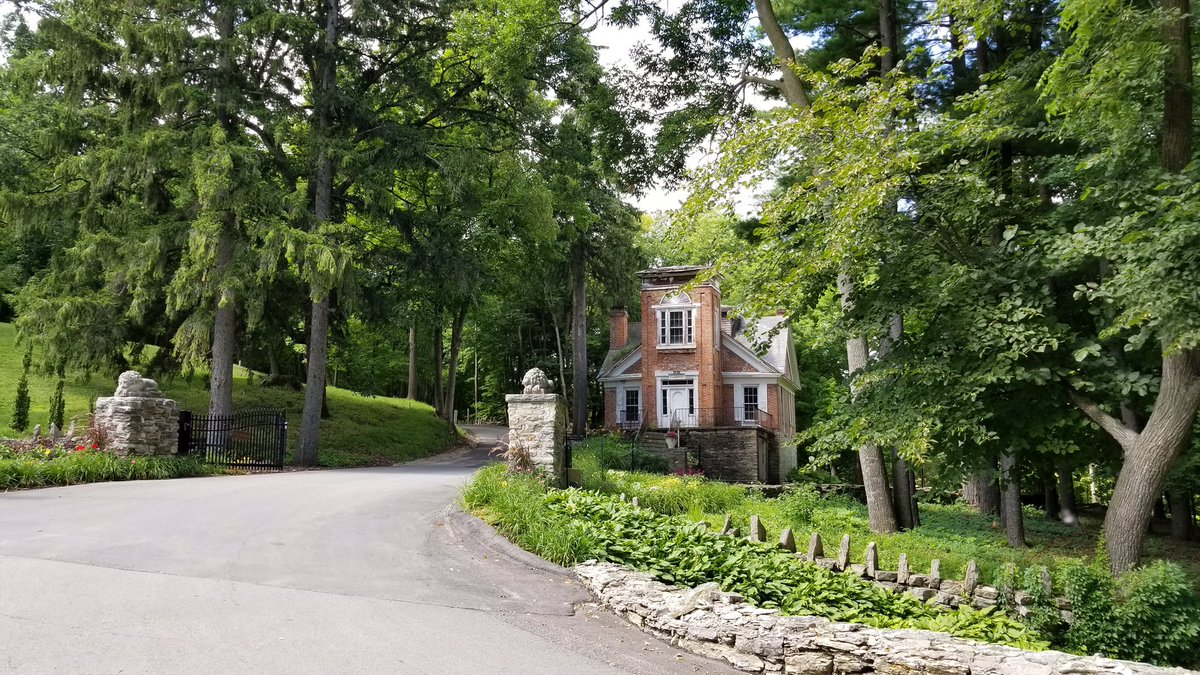 stardustfallout's tweet photo. The #plummerhouse and #mayowoodmansion the founders of the amazing @MayoClinic in @RochesterMNLife Photo credit #edisongraff https://t.co/6sVIGXtOgj