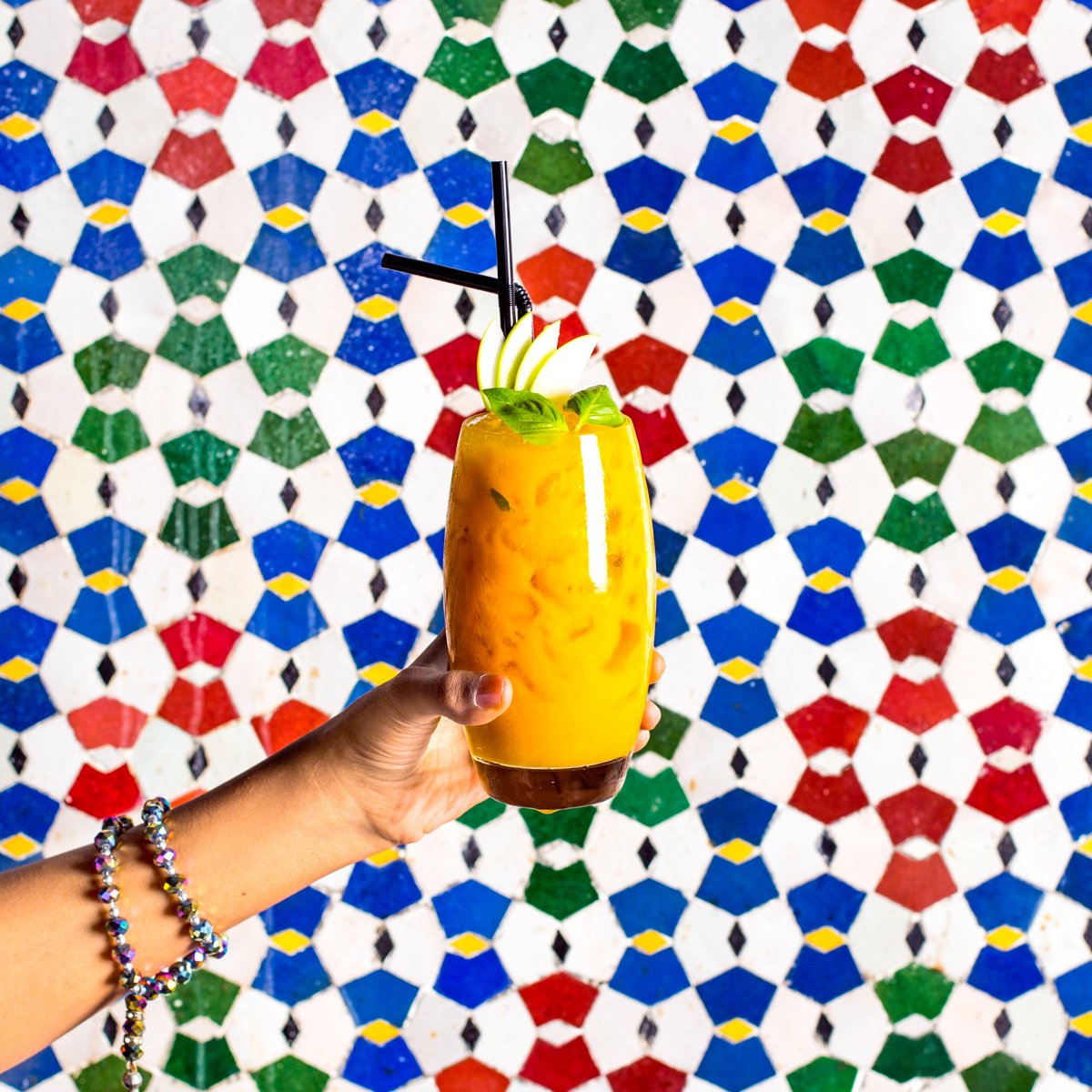 HanaOsman's tweet image. #HandModeling  😅