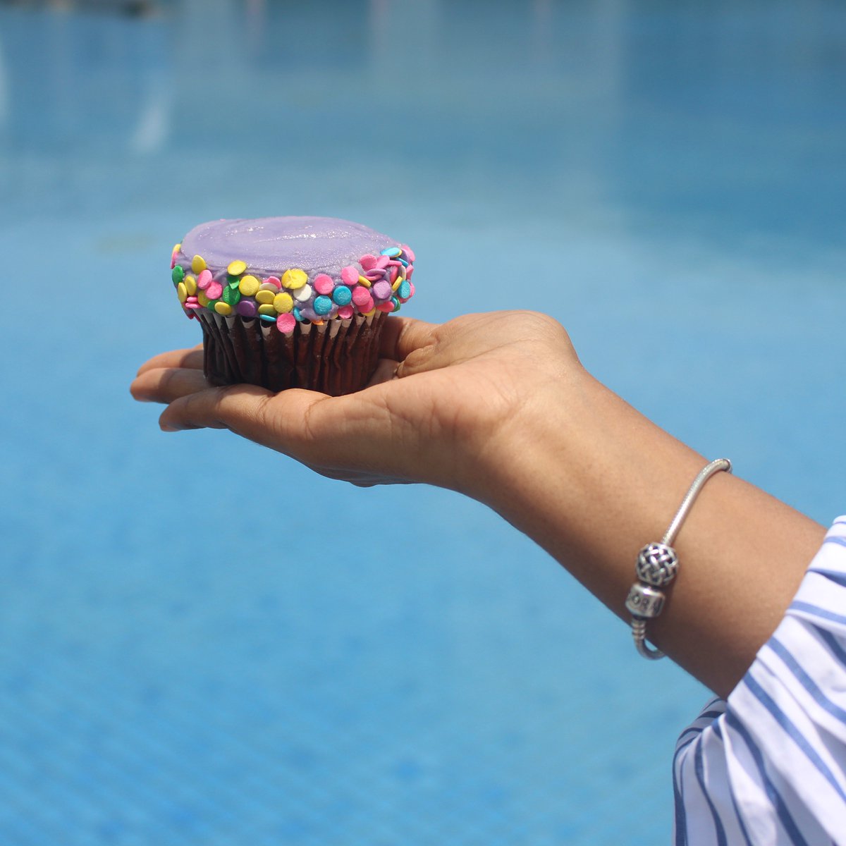 HanaOsman's tweet image. #HandModeling  😅