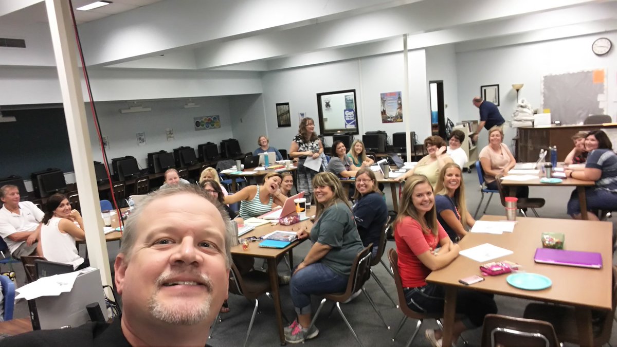 SuptJanssen's tweet image. SRV staff are back and ready to kick off a fantastic year! #4teamvalley #norednumbers