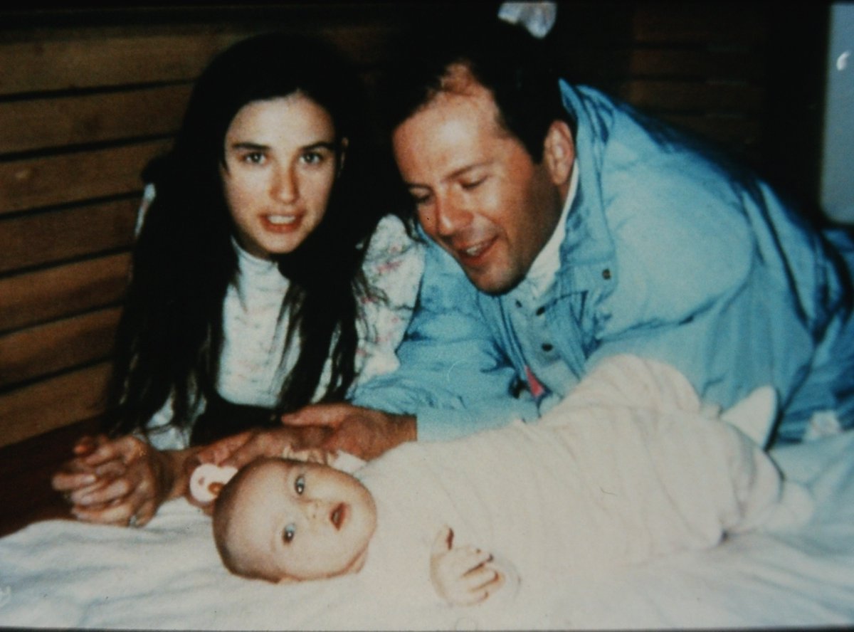 Bruce Willis and Demi Moore in Malibu, California. Photo by Annie Leibovitz  (1991) : r/OldSchoolCool, image size:1200x888