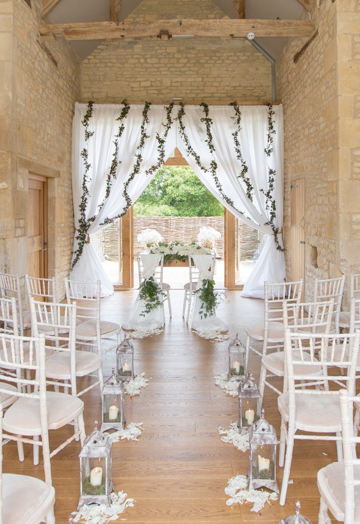 Upcote_Barn's tweet photo. Our amazing Midweek Wedding Package is now public 😍! #weddingvenue #soglosweddings #midweek #love #barnwedding
https://t.co/hWd3kca7f8 https://t.co/mgq6cFLLbJ