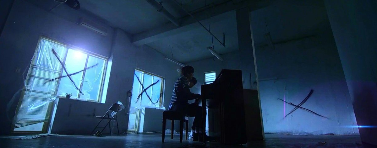 vtataekim's tweet photo. La casa donde vive Yoongi es la misma en donde Jungkook recordo tocar el piano con el😱

#LOVEYOURSELF https://t.co/N3oj6HHYwy