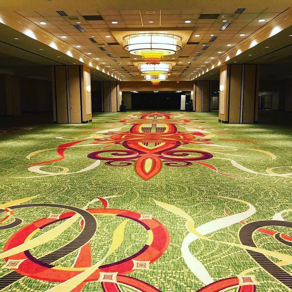 hugeconvention's tweet image. It's about to get HUGE in here! How we feel when we start seeing people arrive for the #HugeConvention!  #windowcl… ift.tt/2uPsMru