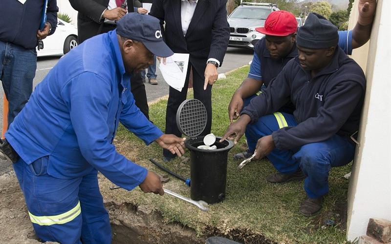 PatriciaDeLille's tweet image. City moves to restrict high consumption households with water management devices - bit.ly/2x4xulW