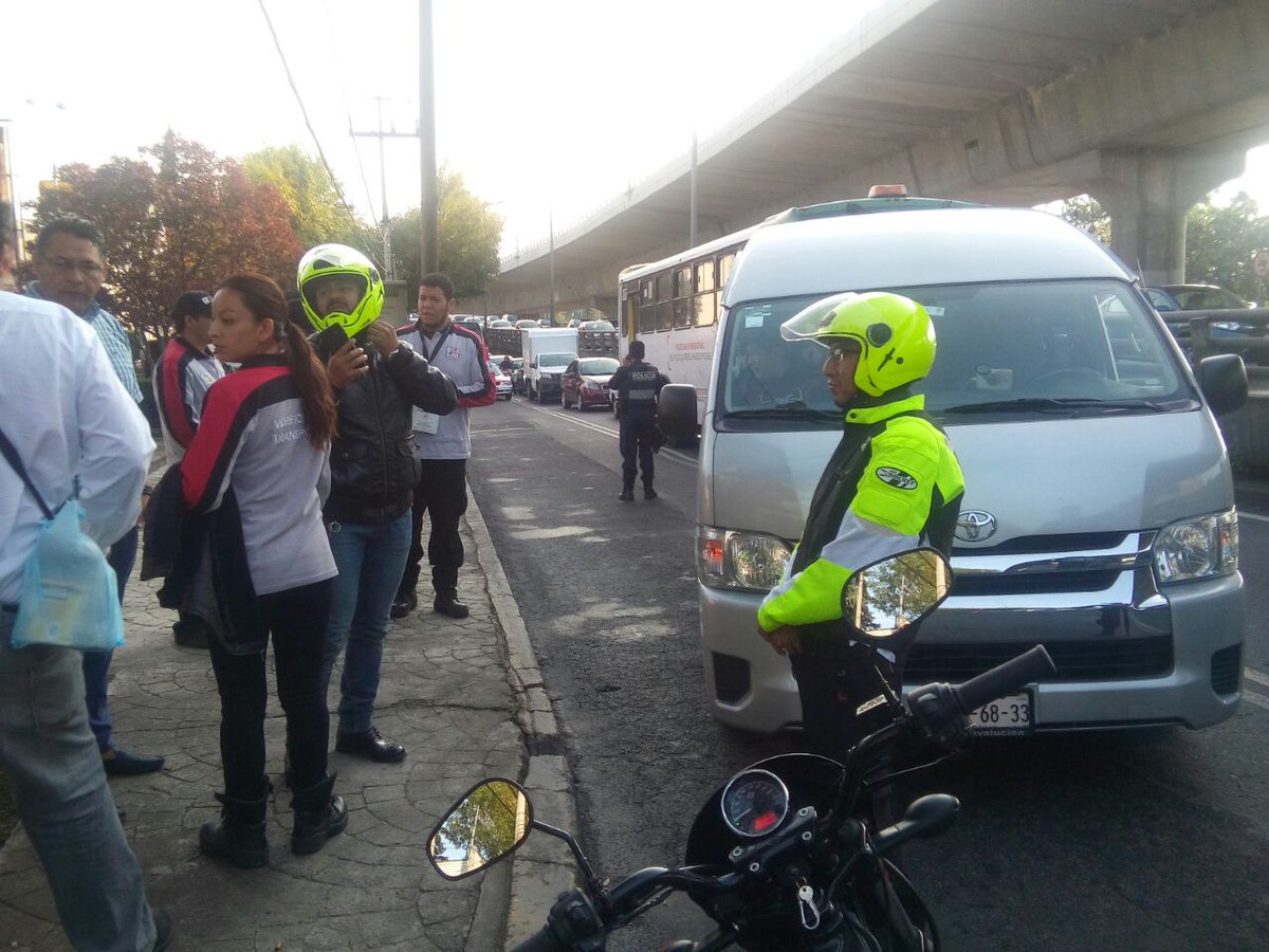 LaSEMOVI's tweet photo. #SemoviInforma durante operativo de hoy a TP, se remitieron 9 unidades al depósito vehicular, por prestar servicio de manera irregular. https://t.co/B7vOPAM17n