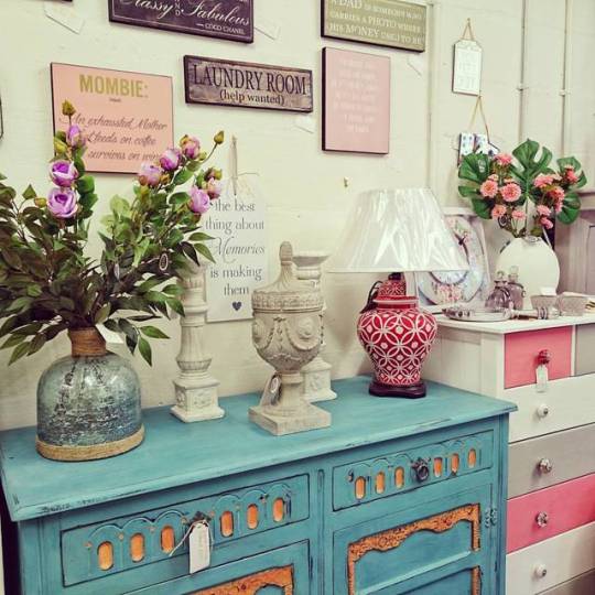 shelleschic's tweet image. Beautiful painted #furniture #chalkpaint gifts and #home accessories @ Shelle's Chic, Chilvers Coton Craft Centre. Tues-Sat 10-4 #Nuneaton