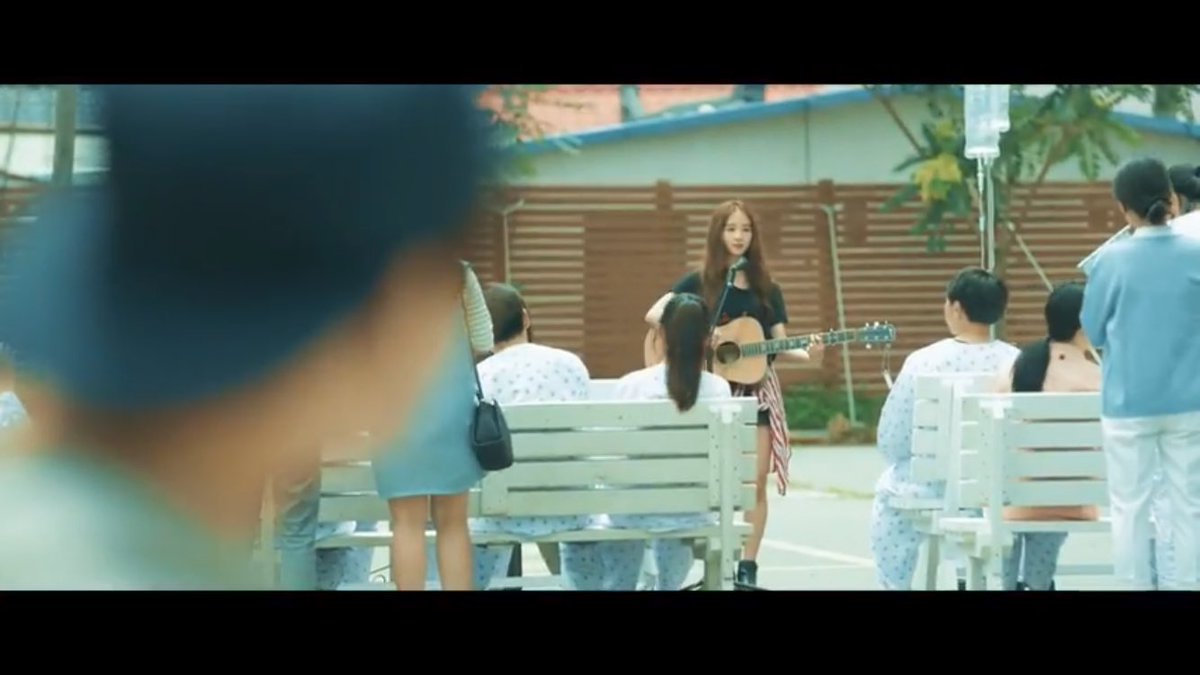 jswmx's tweet photo. ที่ จก หัน หรือเพราะ เพลงที่ ผญ ร้อง คือเพลงที่ ซก กับ จก ได้แต่งเพลงร่วมกันก่อนจะทะเลาะกันใน mv run #love_yourself https://t.co/HBG7dIcDaf