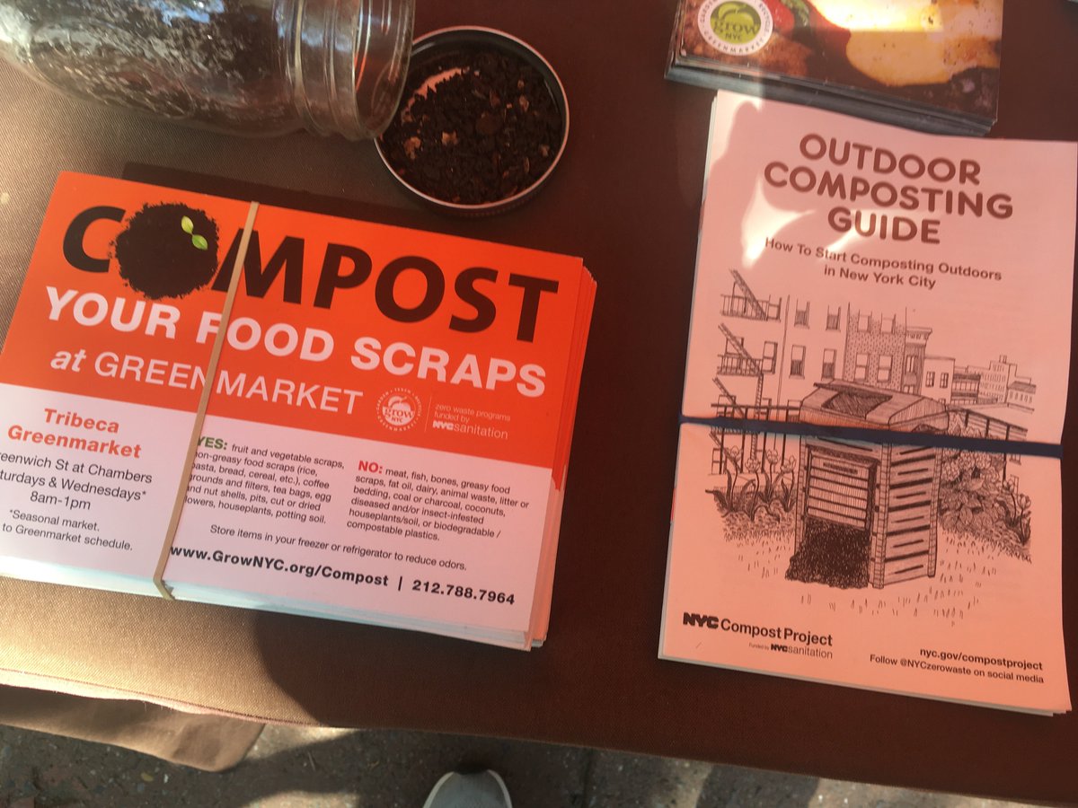 carriecoon's tweet photo. Compost your food scraps at any #NYCGrows market &amp; keep your trash stink free! https://t.co/goTB9jqc3s https://t.co/UoqpSSGNcx