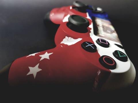pesleague's tweet photo. Turns out 2x Chile Champion &amp; #PES2017 World Finalist @Elrey_ymoda isn't just a PES expert - he makes incredible custom PS4 pads too! 👏 https://t.co/sBAHP4SE9p
