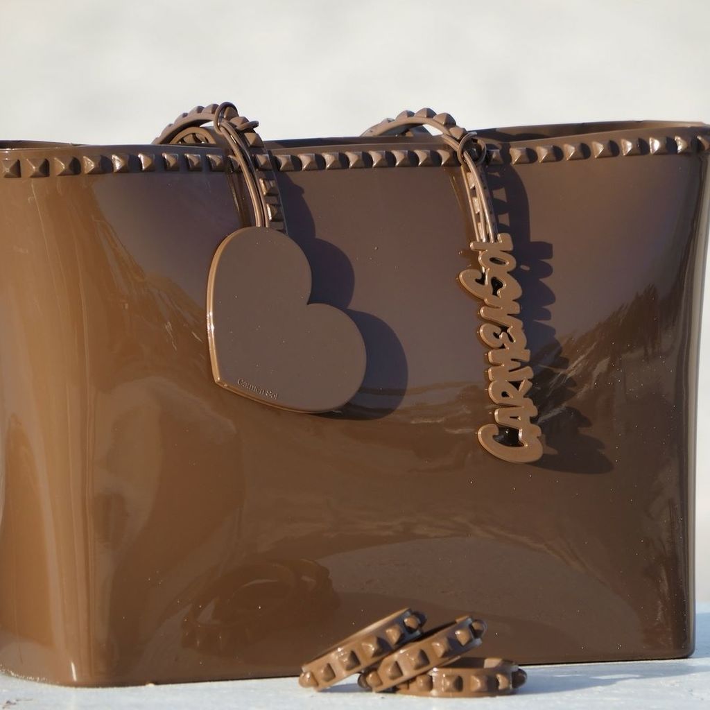 carmensolitaly's tweet photo. Let your true self shine...
#carmensol #carmensolofficial #tote #studbracelet #wedges #handbag #baggrab #summer #happy #love #beach #summer… https://t.co/EPbCWQeAYZ