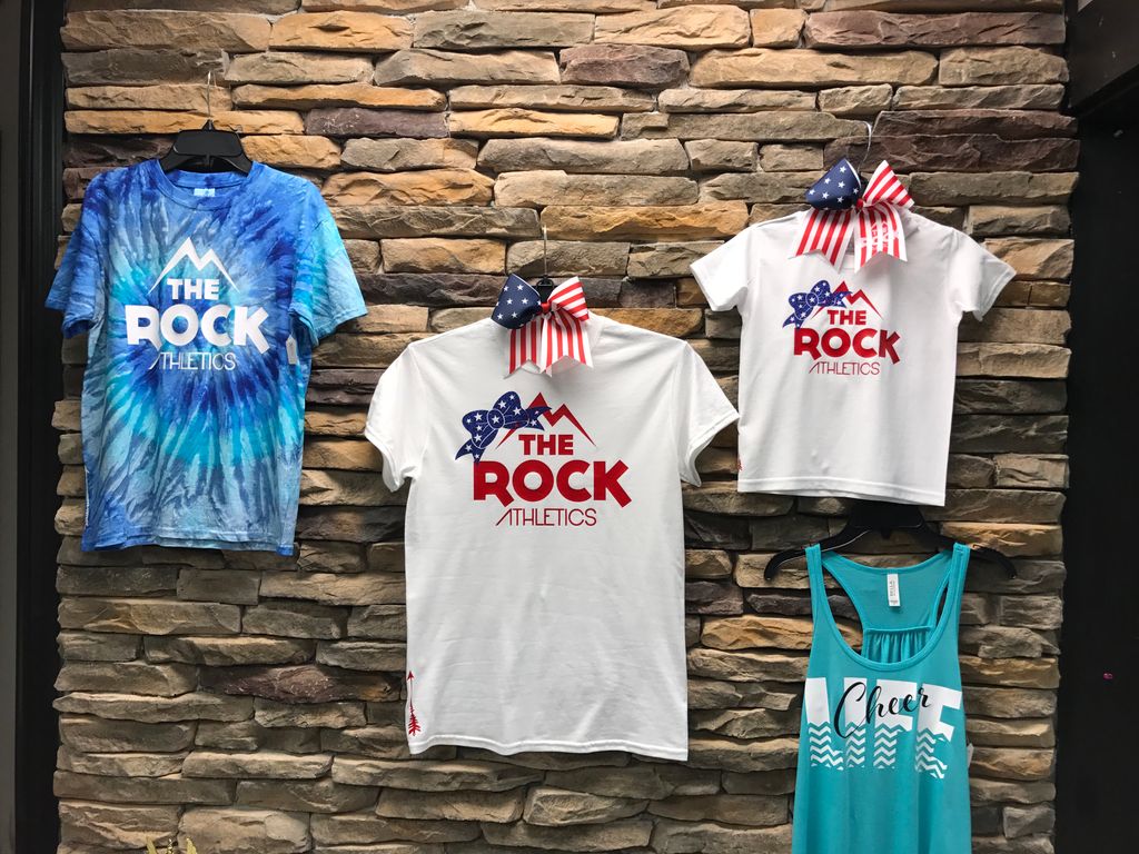 TheRockptc's tweet photo. Labor Day Labor Day Labor Day!!!
#LaborDay #therockathletics #redwhitandblue #cheerbows #cheerleaders #rockshop https://t.co/cRm7nCEk8e