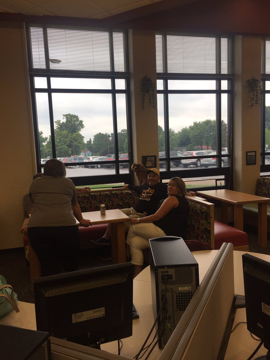 Ms_Overaker's tweet photo. Collaborating with fellow tech masters. @KimThomason23 #BWTechCamp17 https://t.co/WQadDY2ADI