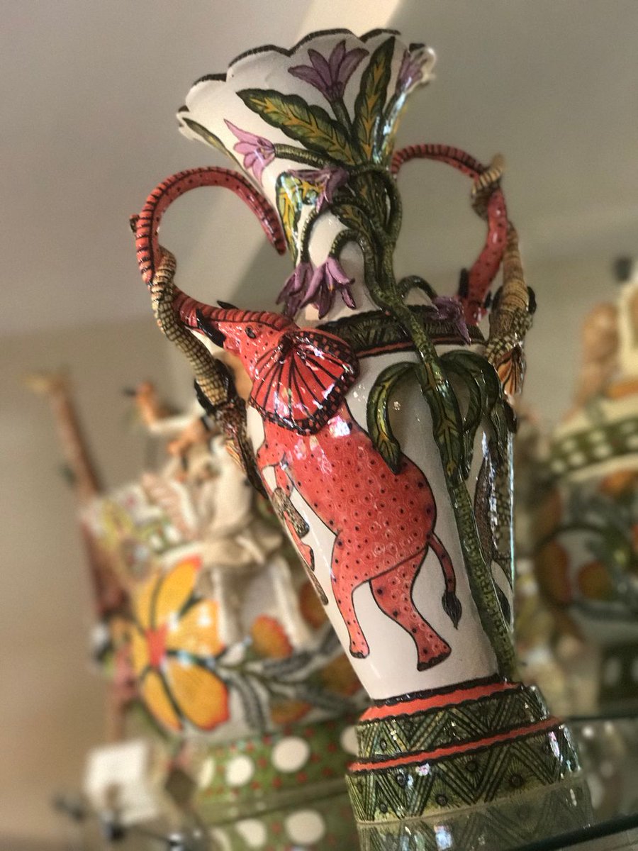 KunjaniNaples's tweet photo. Exquisite hand painted one-of-a-kind ceramics by @ArdmoreCeramics https://t.co/yQ381XZNBy