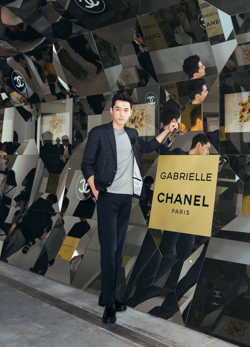Cdrama Tweets Artistic Shots Of Hu Ge At The Chanel Gabrielle Event 胡歌 Cdrama Tweets Artistic Shots Of Hu Ge At The Chanel Gabrielle Event 胡歌