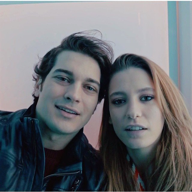 senkimisectin's tweet photo. senin çiftin hangisi ? #senkimiseçtin 

#YaMira diyorsan RT ➰
#Femir  diyorsan FAV ➰

#ÇağatayUlusoy 
#HazalKaya #SerenaySarıkaya https://t.co/n0DrieAYLx