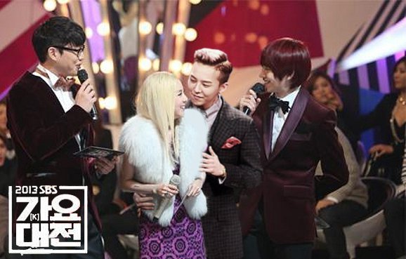 BIGBANGSQ's tweet photo. GD pernah mengatakan bahwa Dara adalah gadis ter-cute di YGE. https://t.co/kdhY2lKrYn