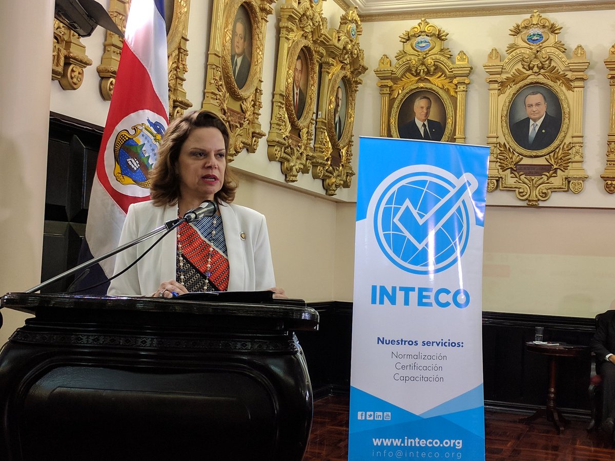 INTECOcr's tweet photo. La señora vicepresidenta de la República, @anita_chae participa en el lanzamiento del Esquema de Certificación #PRONUTRI. https://t.co/sb86NFJwVf
