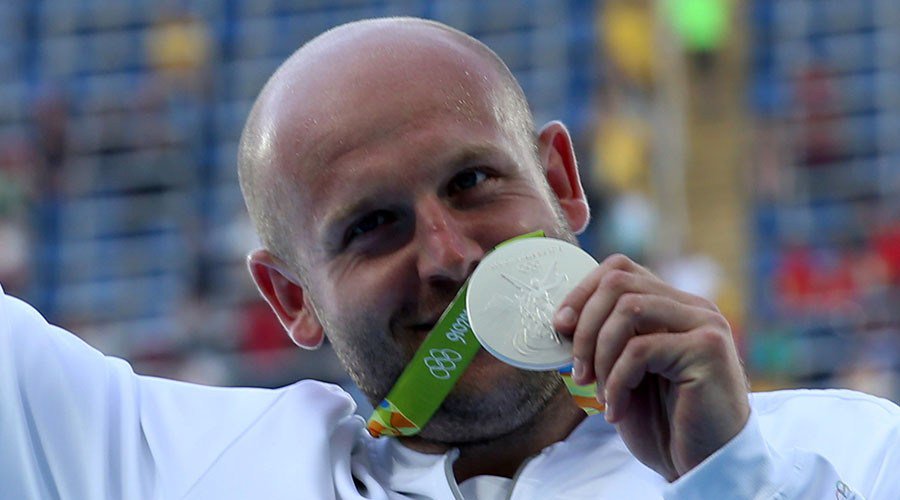 fusionmediamag's tweet photo. Atleta olímpico vende medalla para pagar tratamiento de niño con cáncer https://t.co/gdgQ7XZB77 https://t.co/mlcBsX2PCA