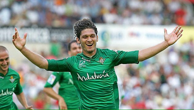 GradaBetica's tweet photo. El "Príncipe" Edu podría venir al @RealBetis para trabajar codo con codo junto a Serra Ferrer en la Secretaría Técnica! #Rumor #Leyenda #RBB https://t.co/IKafIsH36F