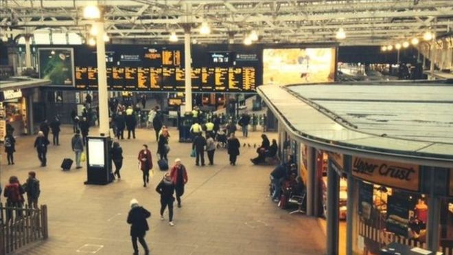 BBCScotlandNews's tweet image. Number of rail passengers using Edinburgh Waverley station during second weekend of August increases by 8% on 2016 bbc.in/2w20VIh