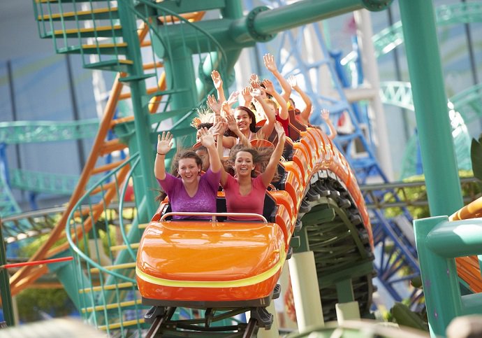 exploreminn's tweet photo. Celebrate #NationalRollerCoasterDay at @NickUniverse @mallofamerica @ValleyfairMN &amp; @comotown! Do you have a favorite coaster #OnlyinMN? https://t.co/XPzTbCv5yt