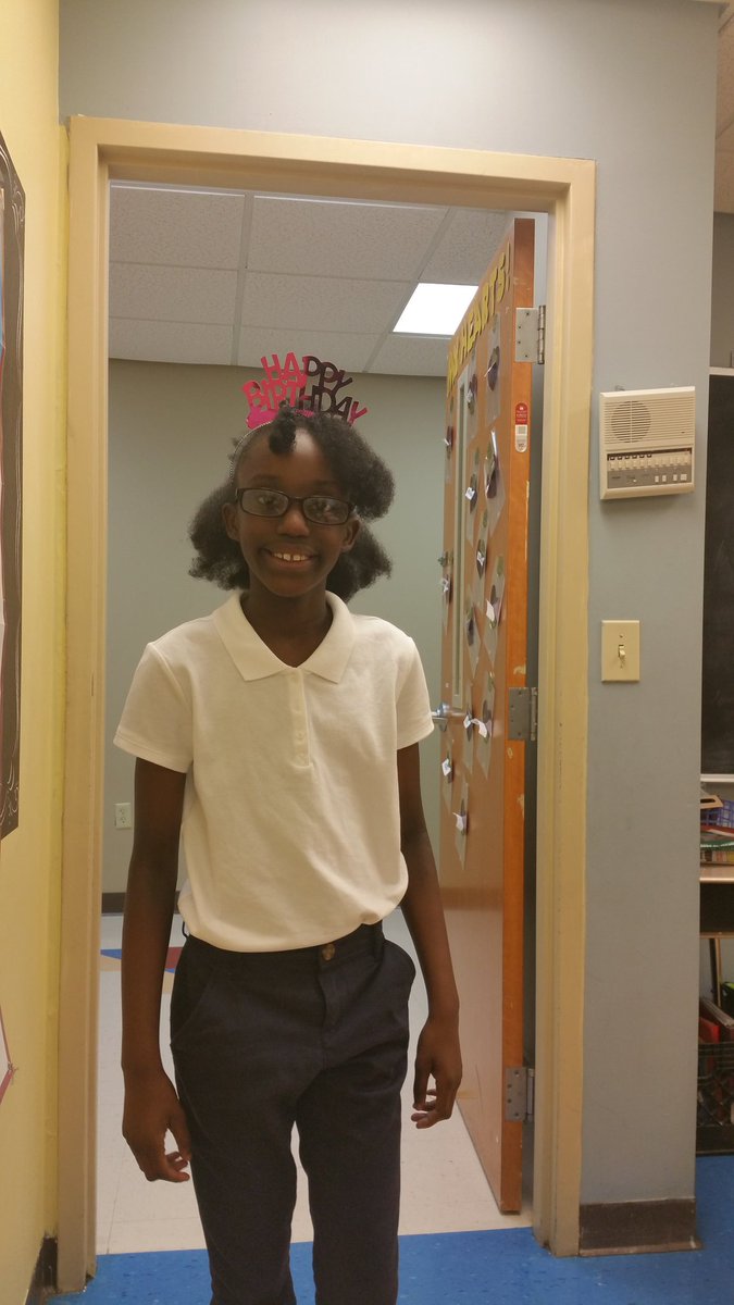 eleashiar1966's tweet photo. Happy birthday to my niece who is 10 years old today!! https://t.co/XpAb89fveu
