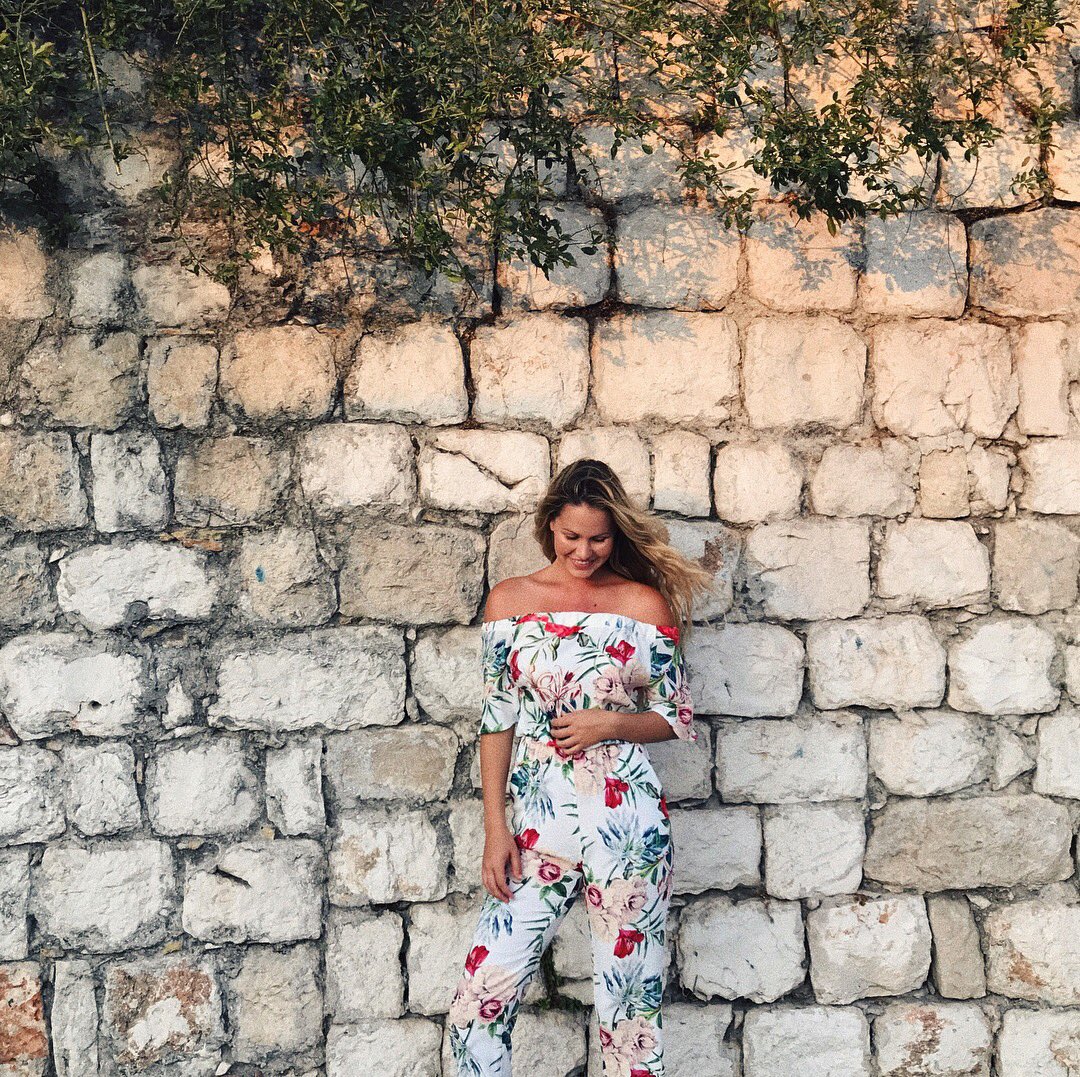 SadeKatarina's tweet photo. Hi Twitter. It's been a while. Here's a few vacay pics 🌺 Croatia stole my heart https://t.co/OMDVD8Ij8L