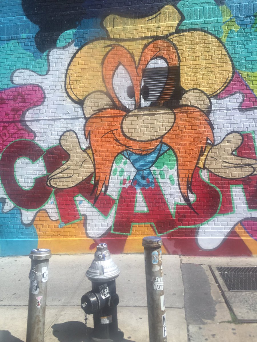 TheToonBox's tweet photo. Spotted in NYC. Great way to start the day. #Cartoons https://t.co/5wviJ8Awhe