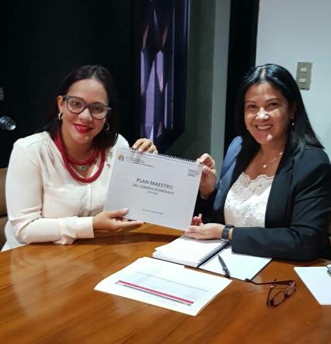 Marlenycdc_'s tweet photo. #16Ago | Trabajando en el Plan Maestro Turístico del edo. #Cojedes, al servicio de este hermoso pueblo. ¡#MotorTurismo a paso de vencedores! https://t.co/LFOHBqaeSZ
