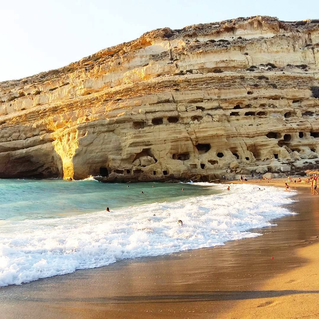 sw_retreats's tweet photo. Hidden away on the south of #Crete, this is the fantastic #MatalaBeach! Good place for a retreat maybe? https://t.co/5OBIYJIDVw