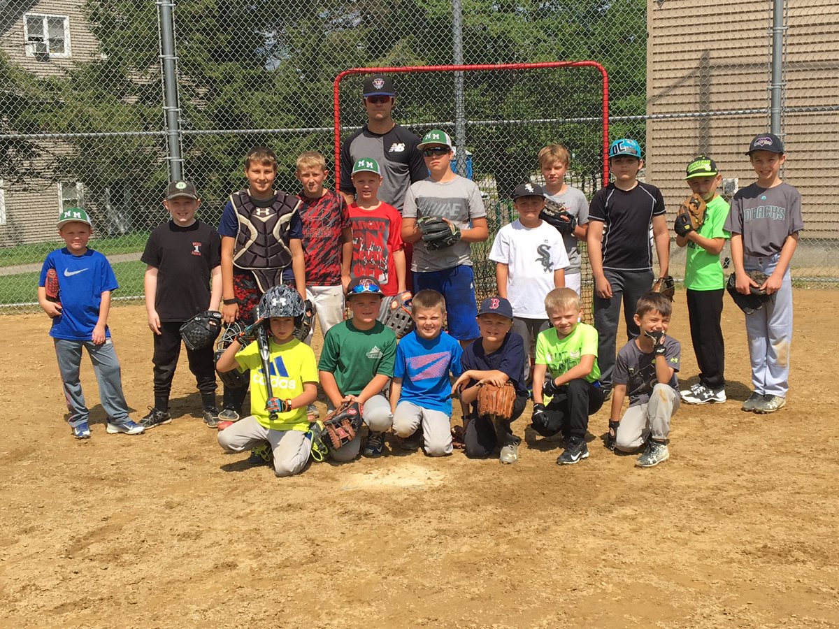 NancySpring's tweet photo. Baseball Camp a huge hit! Love to see boys getting better #kscbaseball @d_spriiing22 @Dr_K_Kelly https://t.co/2uMY16OOpO