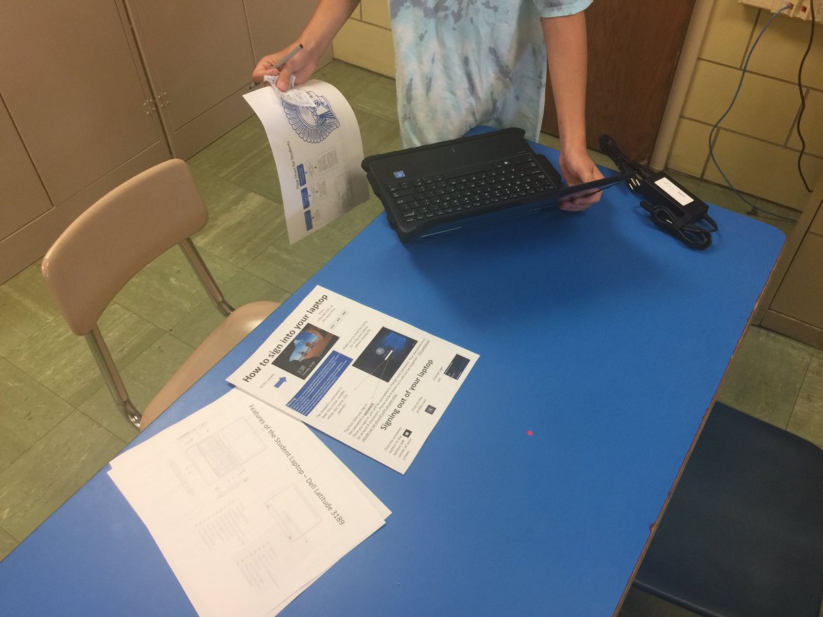 TroyOlin's tweet photo. The @GatesChiliMS 1:1 laptop deployment started with our peer ambassadors. They will support the larger deployment at the end of the month. https://t.co/qk848utn1I