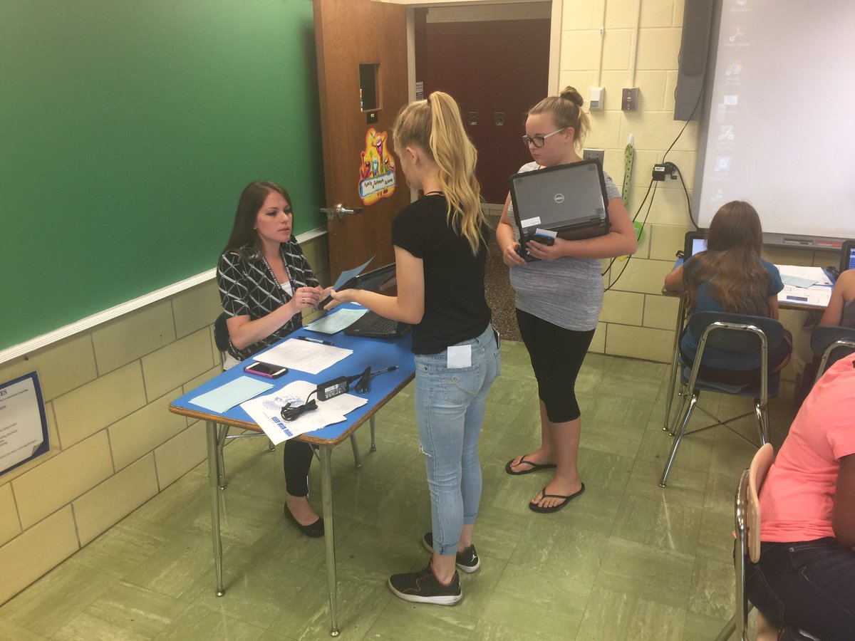 TroyOlin's tweet photo. The @GatesChiliMS 1:1 laptop deployment started with our peer ambassadors. They will support the larger deployment at the end of the month. https://t.co/qk848utn1I