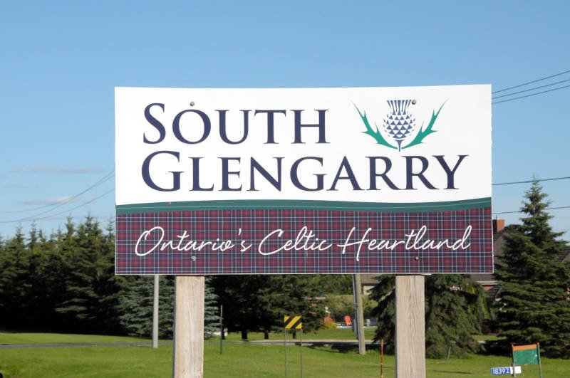 Single vehicle crash on Purcell Road bit.ly/2fKBp3U #PurcellRoad #SouthGlengarry #crash #OPP https://t.co/iOrUPNDYVM