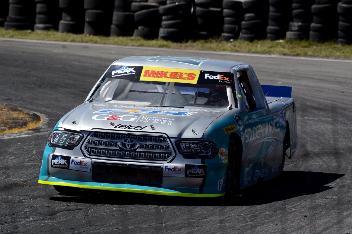 ladecuadroslp's tweet photo. LA nota del piloto @ErikGaliciav de la #ScuderiaRadice esta en: https://t.co/hzk8uFqI0S
#Nupec #F34 @MIKELSTrucks @NASCARPEAKMX #Circulo99 https://t.co/RyYYGXOOYU