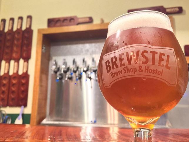 HappyRetreat_CT's tweet photo. Elkin’s #Brewstel, a #brewshop & hostel at #HappyRetreat’s Craft Beer & Music Fest Sept. 9th. Advance tix at https://t.co/Fd8mcionzq https://t.co/0F8juUMOx4