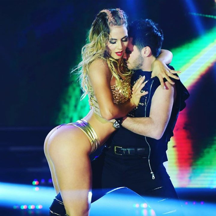 lomaspopucom's tweet photo. ¿Que reggaeton te gusto mas?

Agustin Casanova y Flor Vigna (RT)
Fede y Laurita (MG)

NO TE OLVIDES DE SEGUIRNOS PARA VALIDAR TU VOTO 💥 https://t.co/l3uQPuz9CV