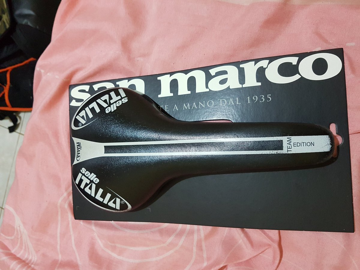 anounymous_info's tweet photo. Wts selle flite titanium team edition 750rb , kondisi 2nd ga ada sobek minat mention aja #fnfjb #agjb https://t.co/kbSHgqDcpG