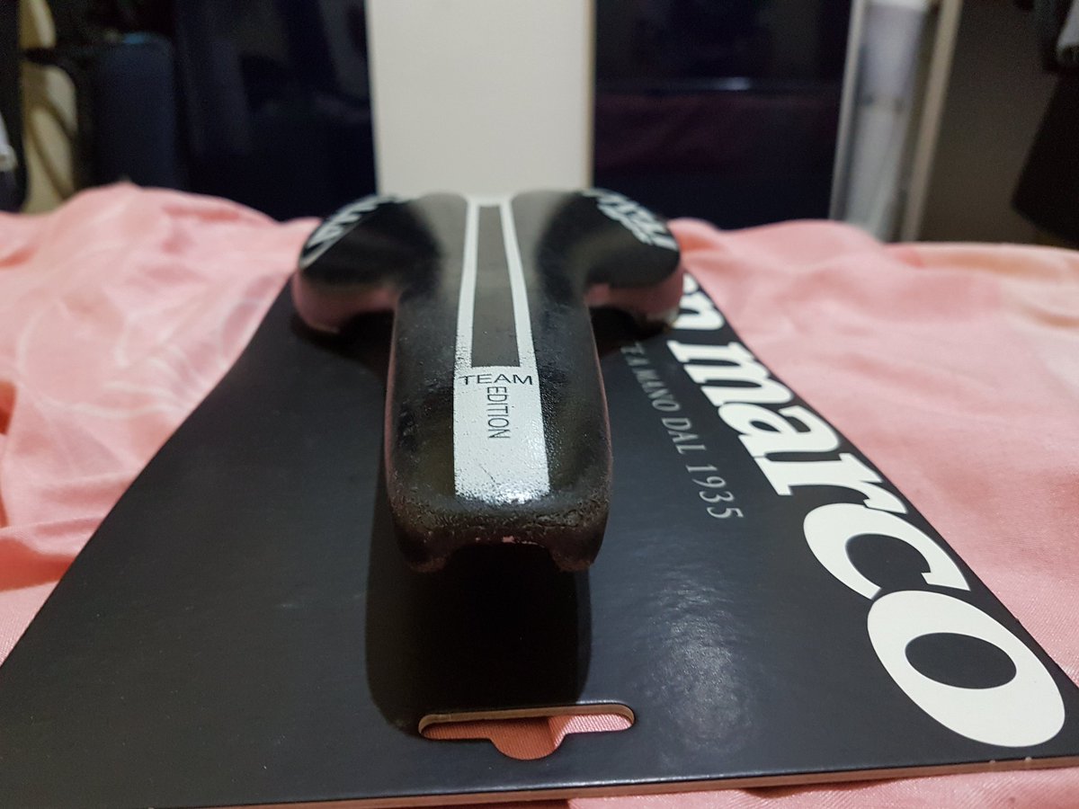 anounymous_info's tweet photo. Wts selle flite titanium team edition 750rb , kondisi 2nd ga ada sobek minat mention aja #fnfjb #agjb https://t.co/kbSHgqDcpG