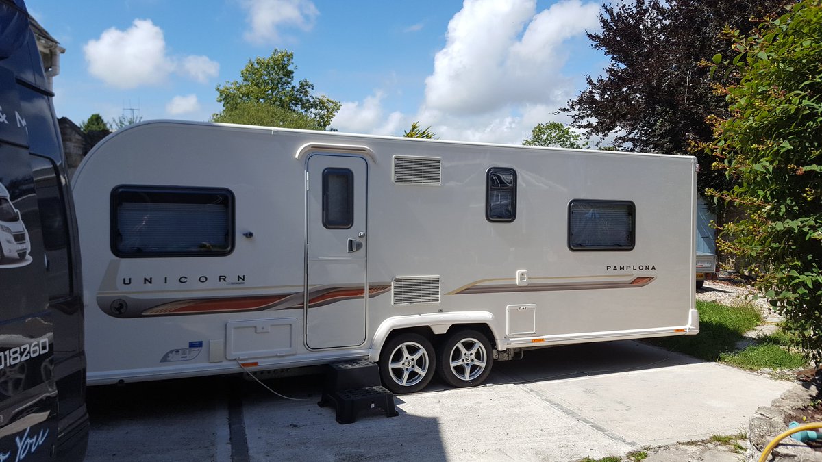 VRCltd1's tweet photo. Bailey Pamplona awning damage repair. Almost £1000 cheaper than other qoutes #caravan #caravanrepair  #mobilebodyshop  @BaileyofBristol https://t.co/pIHCee0nzN