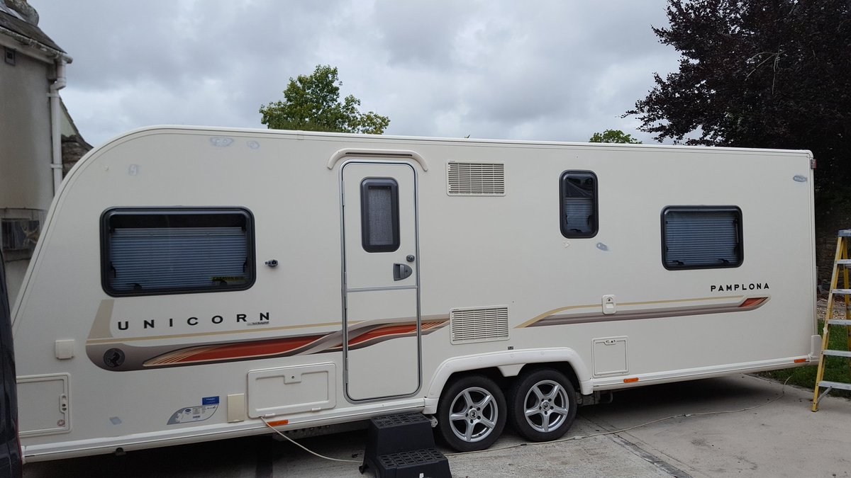 VRCltd1's tweet photo. Bailey Pamplona awning damage repair. Almost £1000 cheaper than other qoutes #caravan #caravanrepair  #mobilebodyshop  @BaileyofBristol https://t.co/pIHCee0nzN