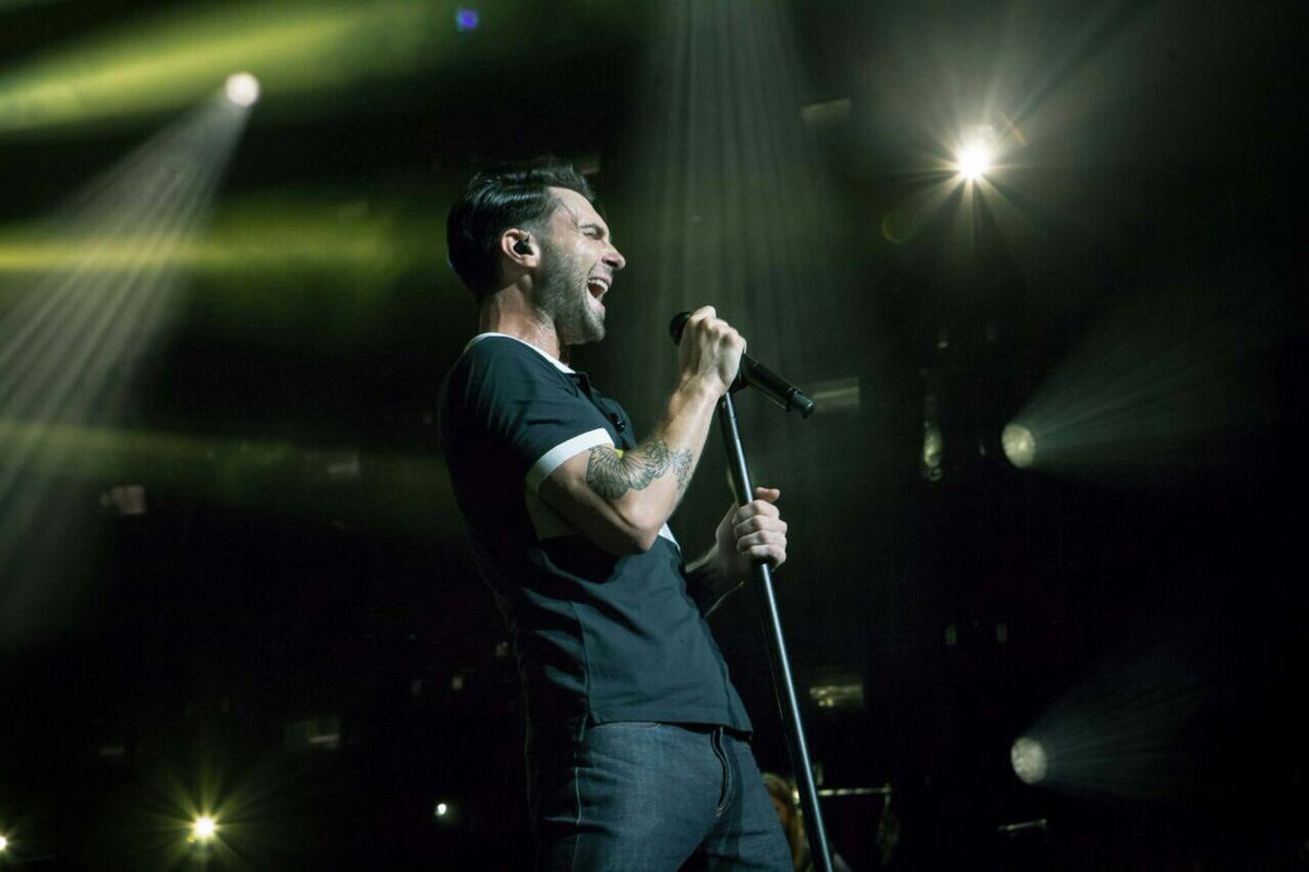 Adamlevineislve's tweet photo. But when do I ever get to see you live?😞
#adamlevine #adamlevinefanpage #adam #leviners #leviner #maroon5 #maroon5vtour
#maroon5tour https://t.co/quvpIiFRxq