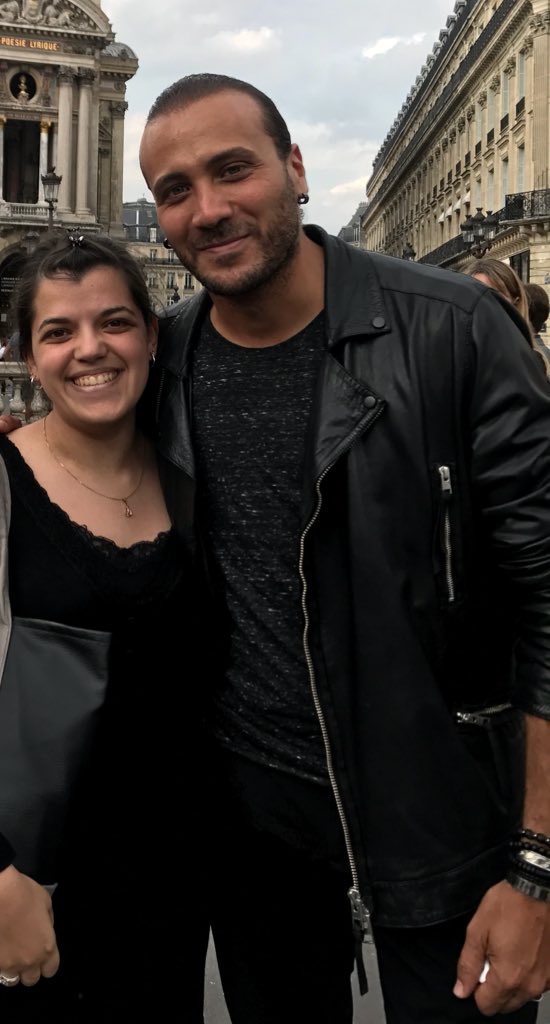 Merwan_My_Hope's tweet photo. Bon je suis affreuse mais OSEF aujourd'hui j'ai réalisé un rêve !!! Merci @MerwanRim 😭🙏🏽❤️ https://t.co/w36Hh36prq