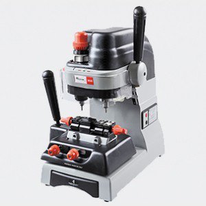 tradelocks's tweet image. The @Keyline_SpA 303 #KeyCuttingMachine is designed to cut #dimplekeys and manual #laserkeys. Find out more: ow.ly/UBJT30erCgS