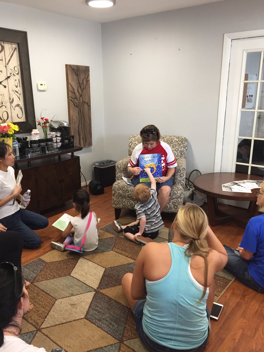 FalconPassElem's tweet photo. Welcome back Voyagers from University Green! #VoyagersRead https://t.co/mtT5G1DXHV