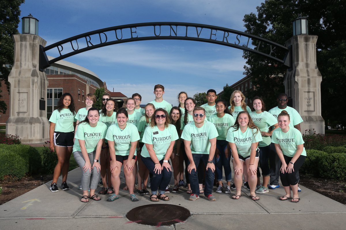 PurduePlant's tweet photo. Undergrads & high school students get hands-on experience in plant science & #STEM fields with @PurdueAg faculty https://t.co/49ECHZbIh8 https://t.co/8kfdluhMRR
